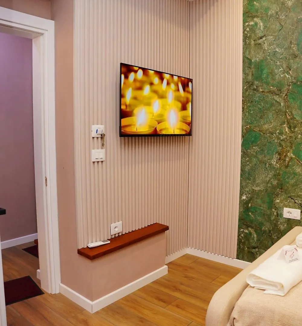 Cherry Rooms Τίρανα
